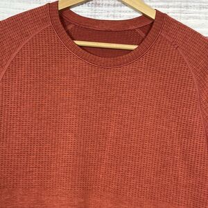 Lululemon Men's Short Sleeve Metal Vent Tech Crew Neck T Shirt Red Size L